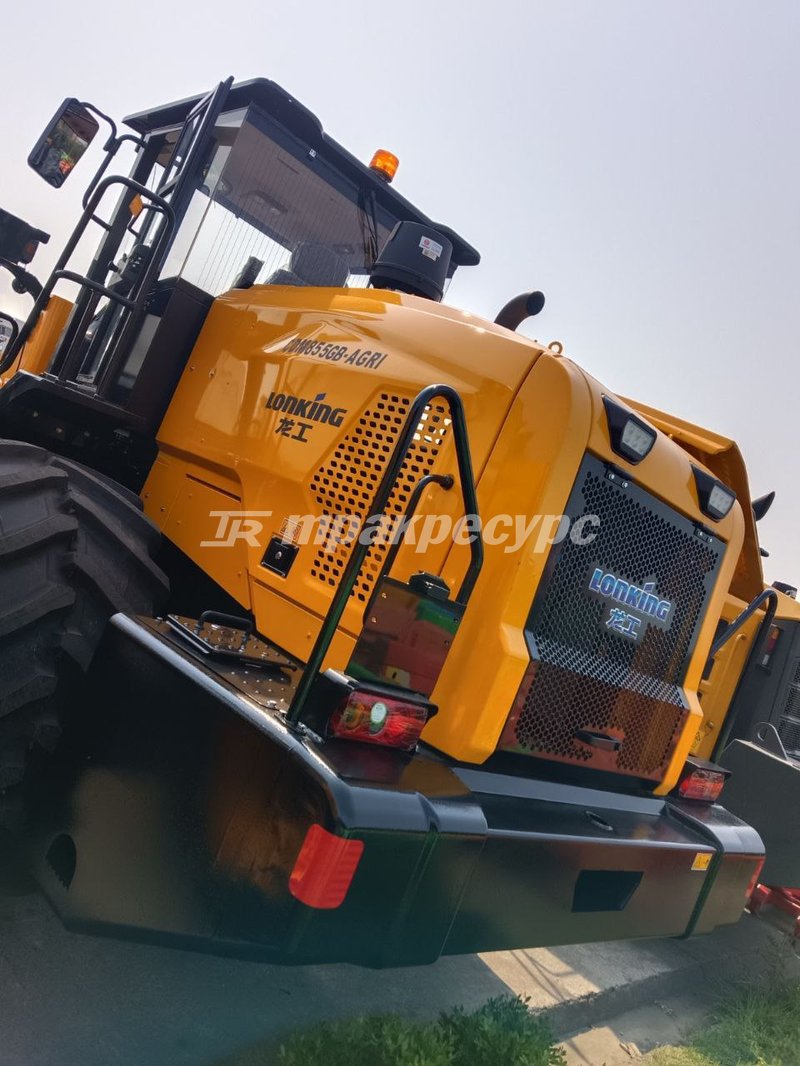 liftnet:gallery:/media/original_images/LG855GB_AGRI_3.jpg